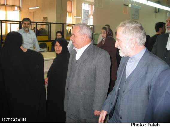بازدید وزیر از اداره پست 