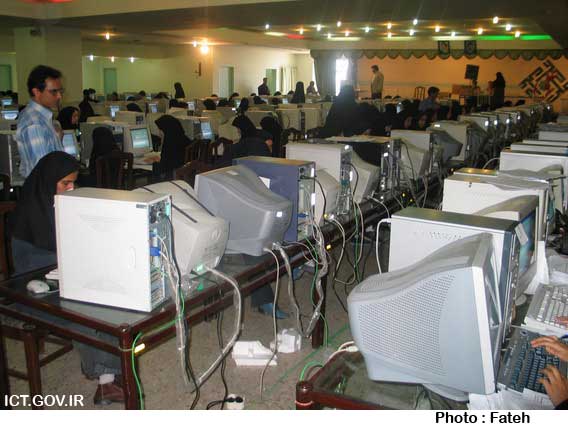 بازدید وزیر از اداره پست 