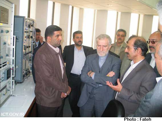 بازدید وزیر از اداره ارتباطات رادیویی