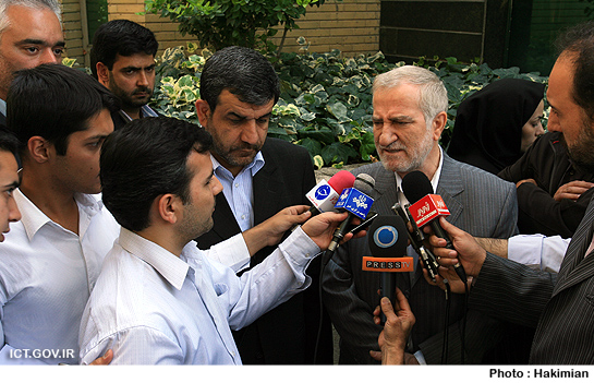 دکتر سلیمانی و مهندس تقی پور در جمع خبرنگاران