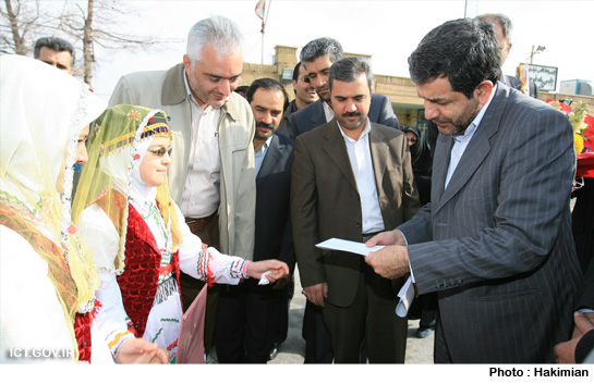 خیرمقدم توسط فرزندان یکی از شهدای قوچان