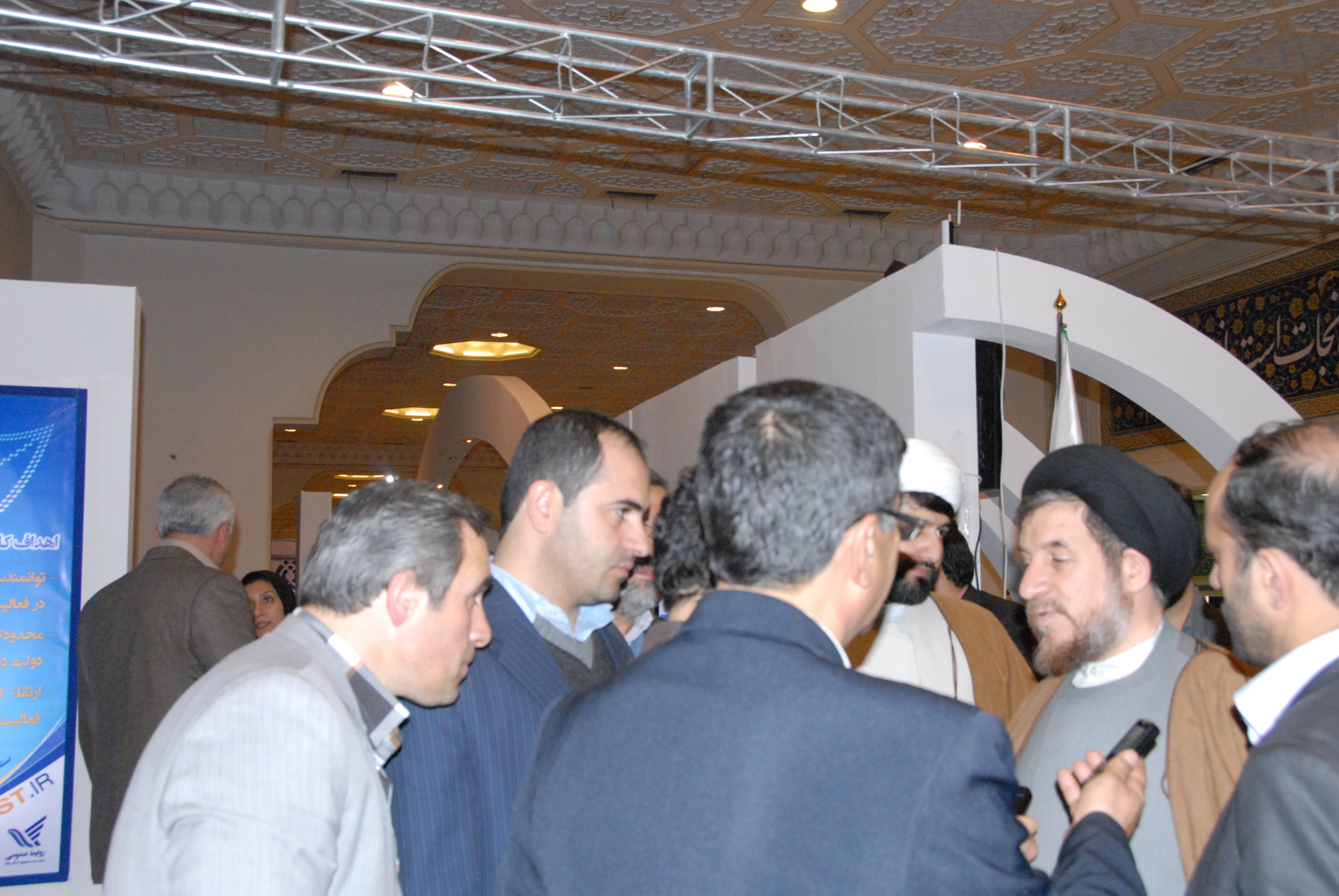 بازدید معاون رئیس جمهور از غرفه وزارت ارتباطات