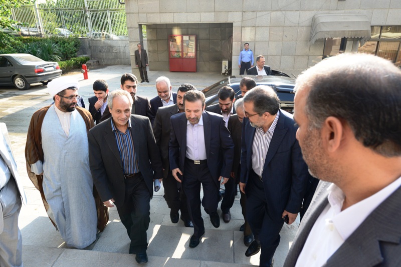حضور دکتر واعظی در ساختمان مجتمع انقلاب اسلامی