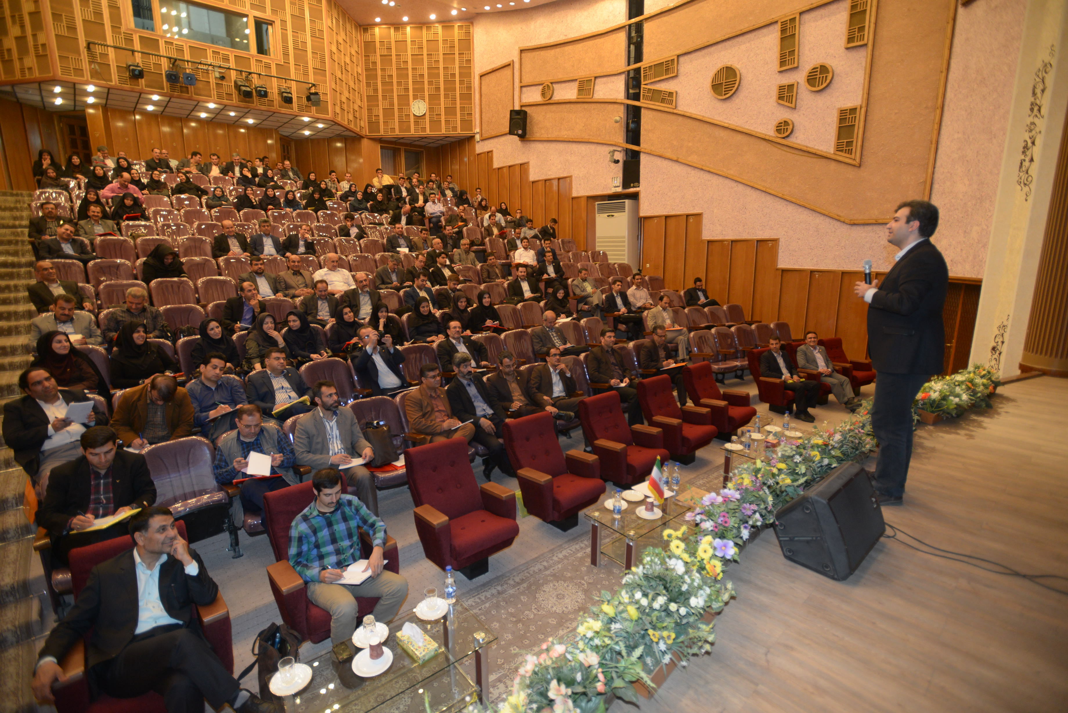 کارگاه آموزش