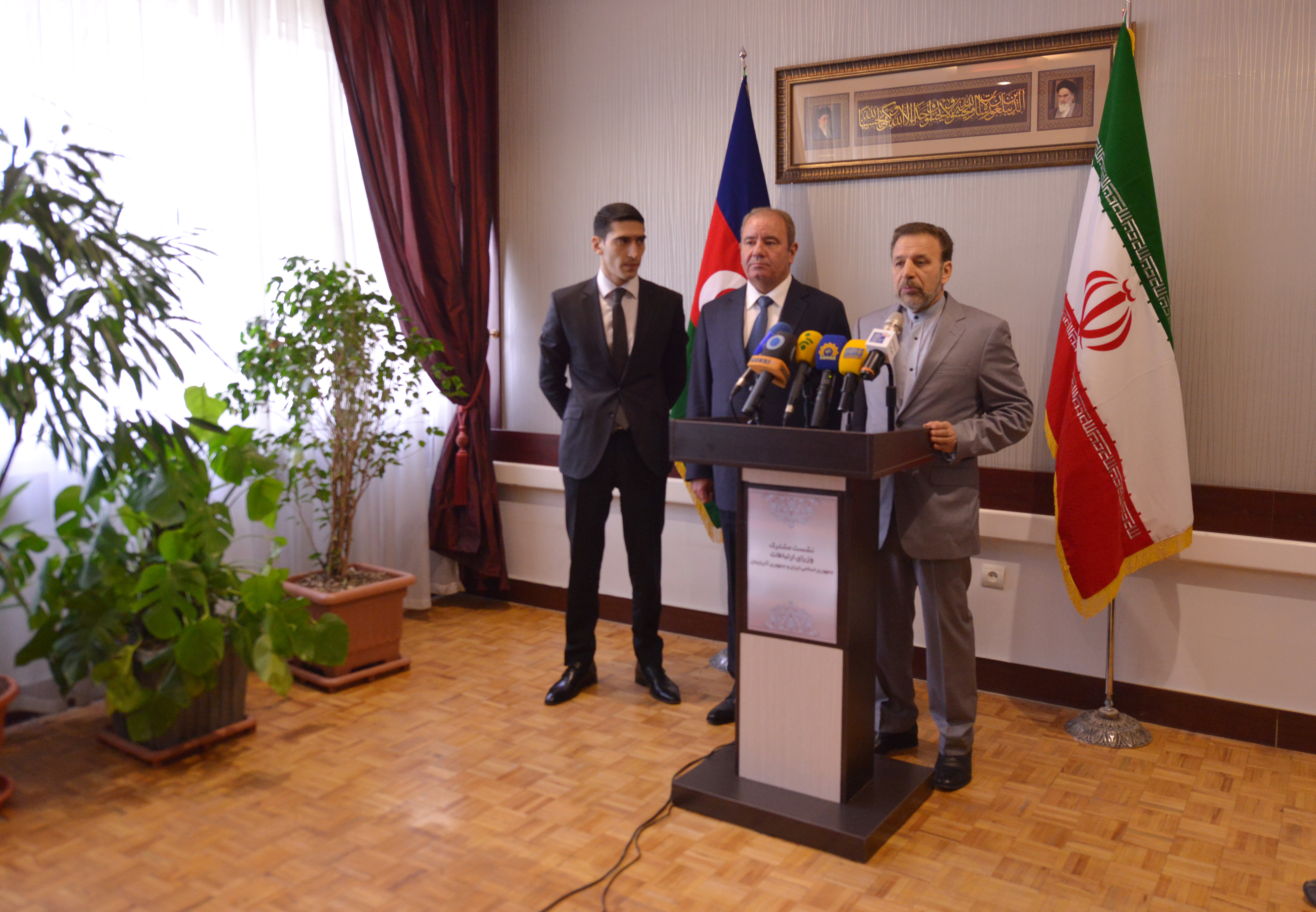 دیدار دکتر واعظی با همتای آذربایجانی خود