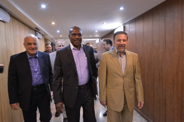 دیدار دکتر واعظی با دکتر حمدون توره