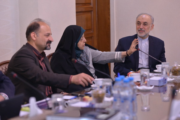 نشست کمیته بررسی تششعات رادیویی93/4/3