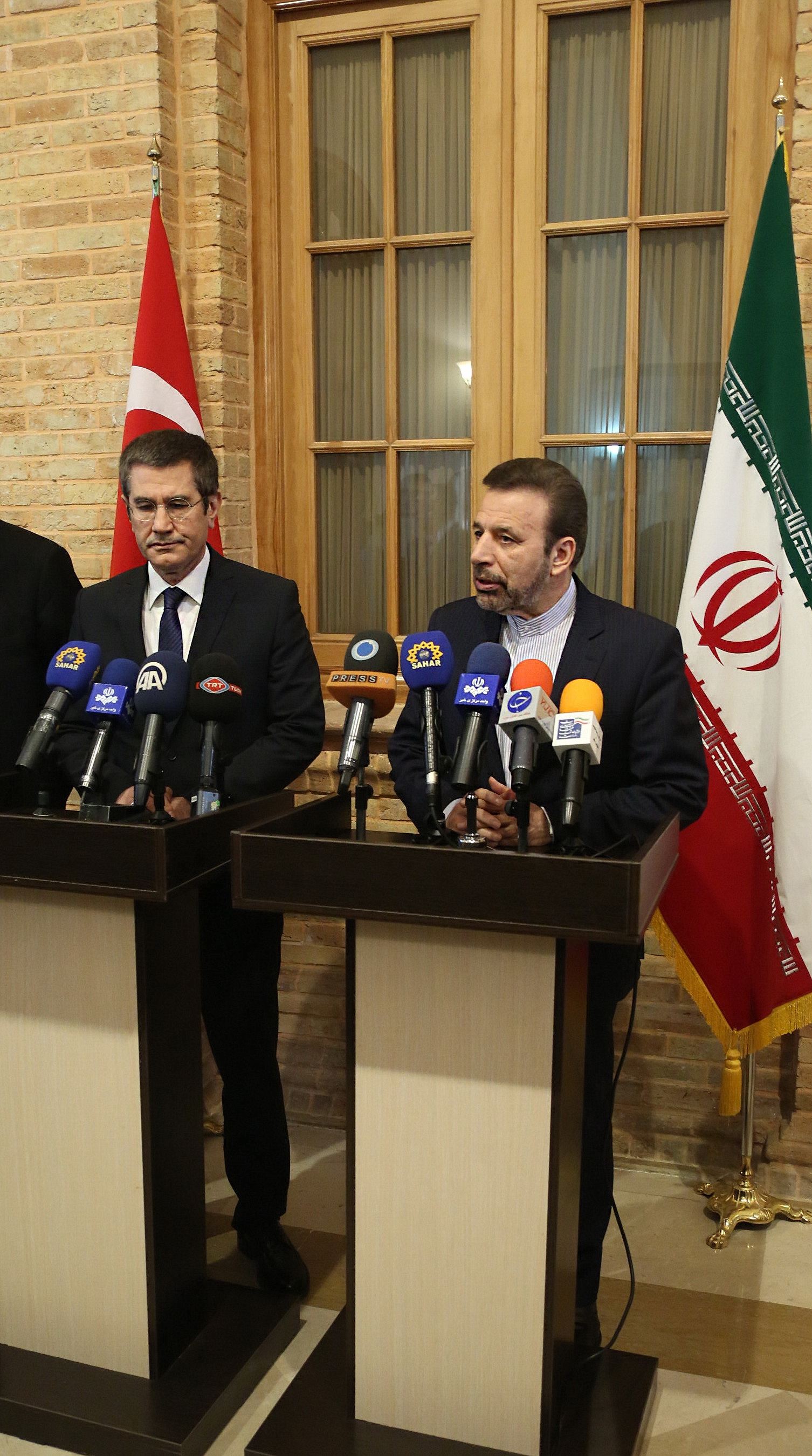 دیدار دکتر واعظی با نورالدین جانیکلی وزیر گمرک و تجارت ترکیه