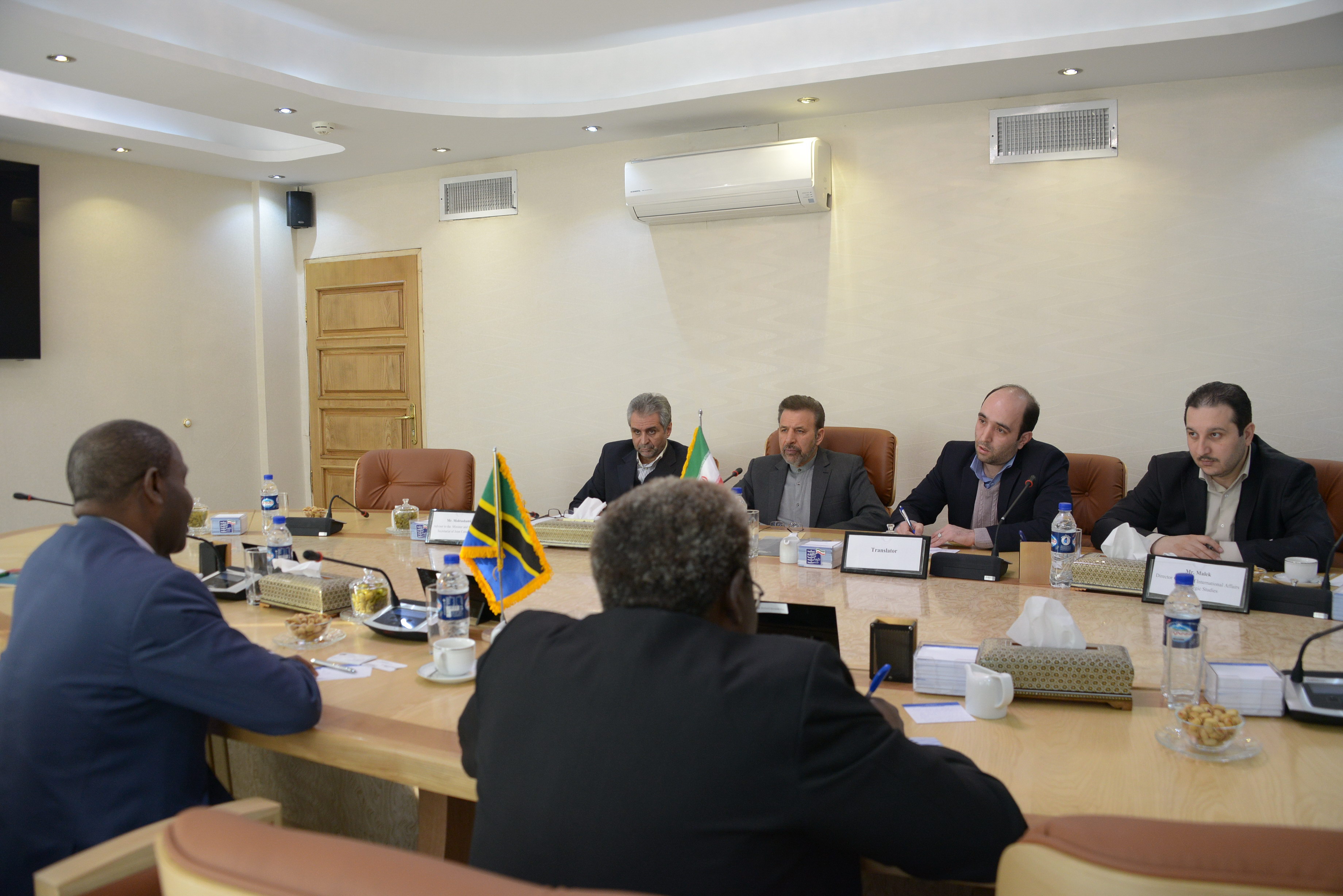 زیر ارتباطات و فناوری اطلاعات ایران با وزیر ارتباطات، علوم و فناوری اطلاعات تانزانیا