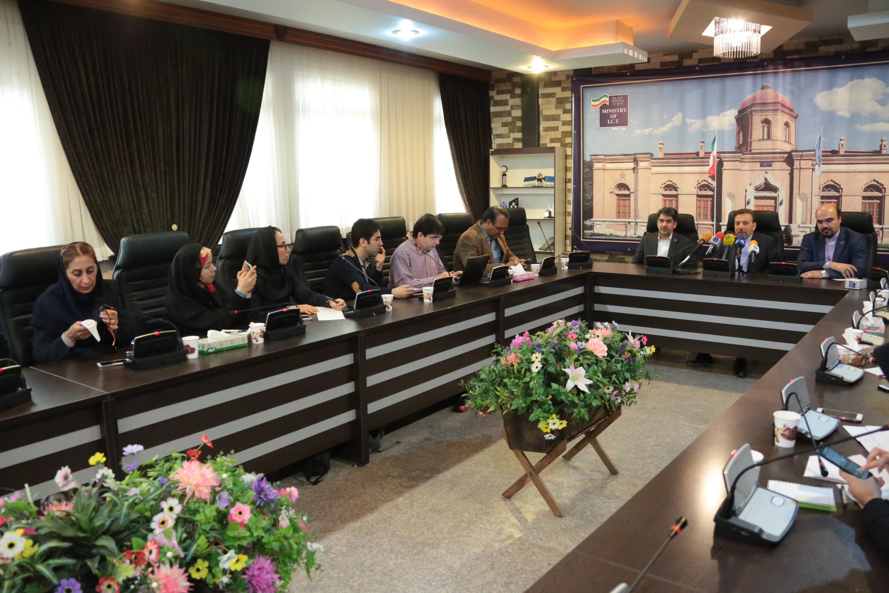 دیدار نوروزی دکتر واعظی با کارکنان وزارت ارتباطات و اصحاب رسانه