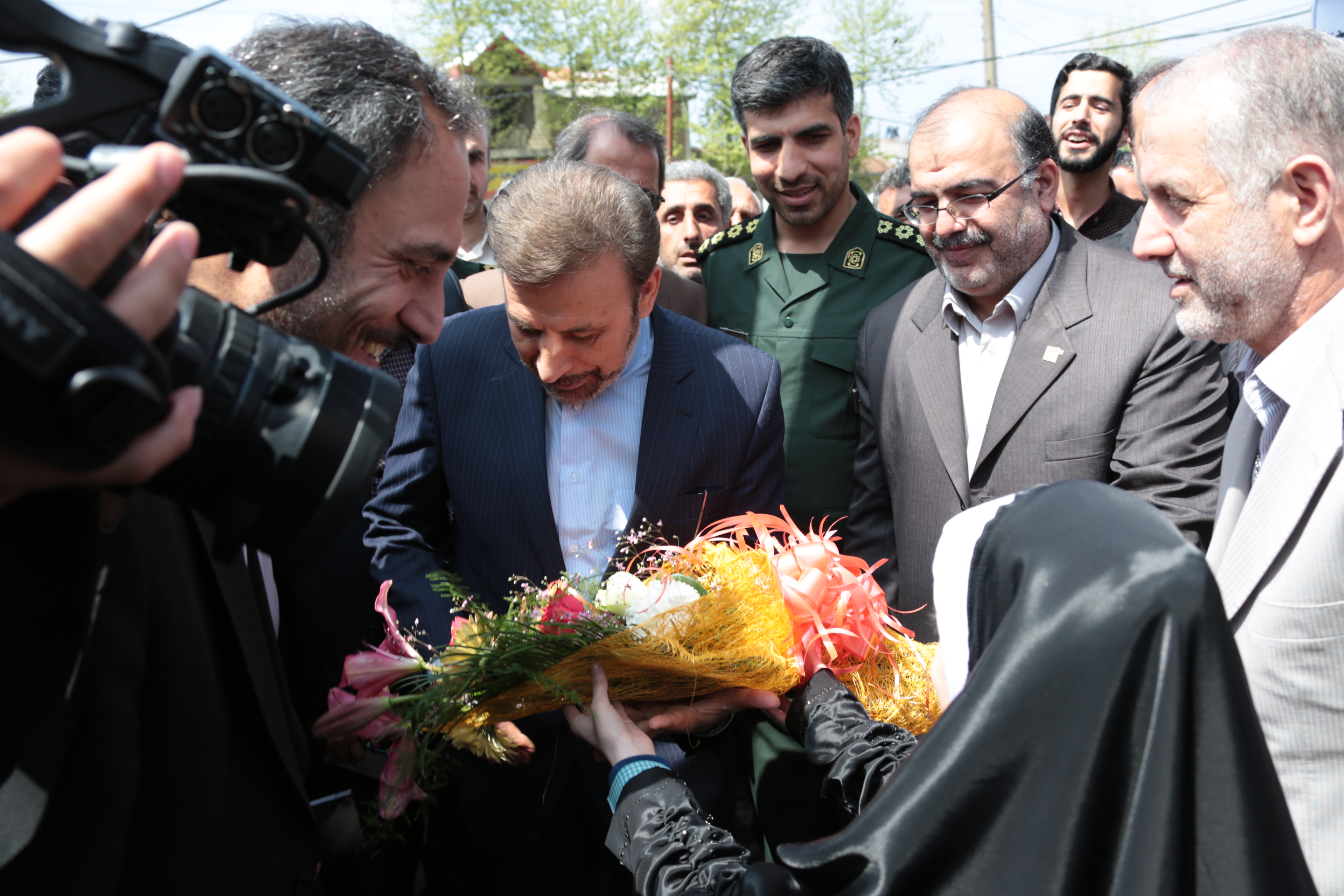 وزیر ارتباطات و فناوری اطلاعات به همراه کاروان تدبیر و امید در استان گیلان