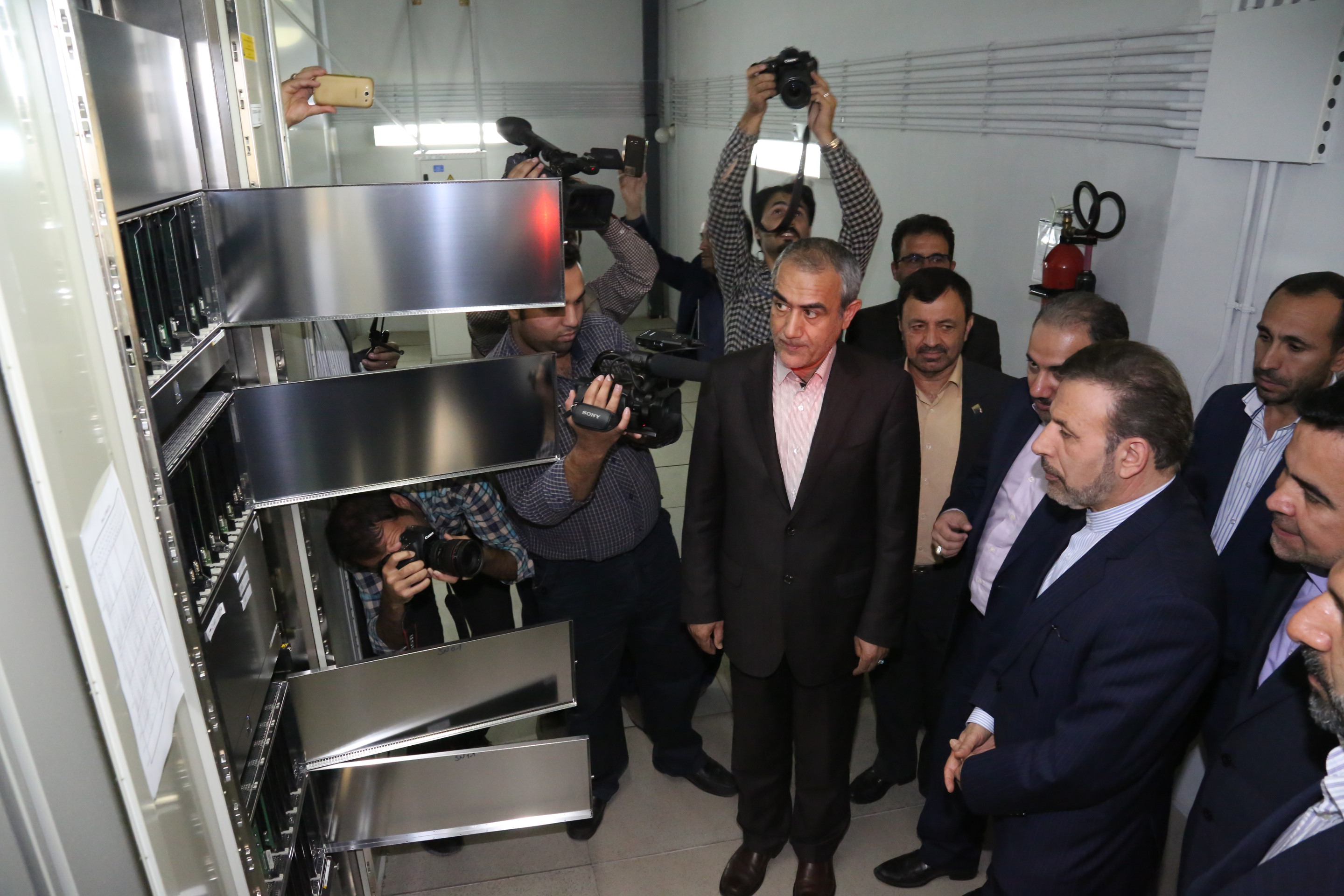 وزیر ارتباطات و فناوری اطلاعات در افتتاح پروژه های ارتباطی استان اردبیل