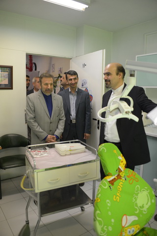 بزرگداشت روز پزشک و تقدیر وزیر ارتباطات از پزشکان