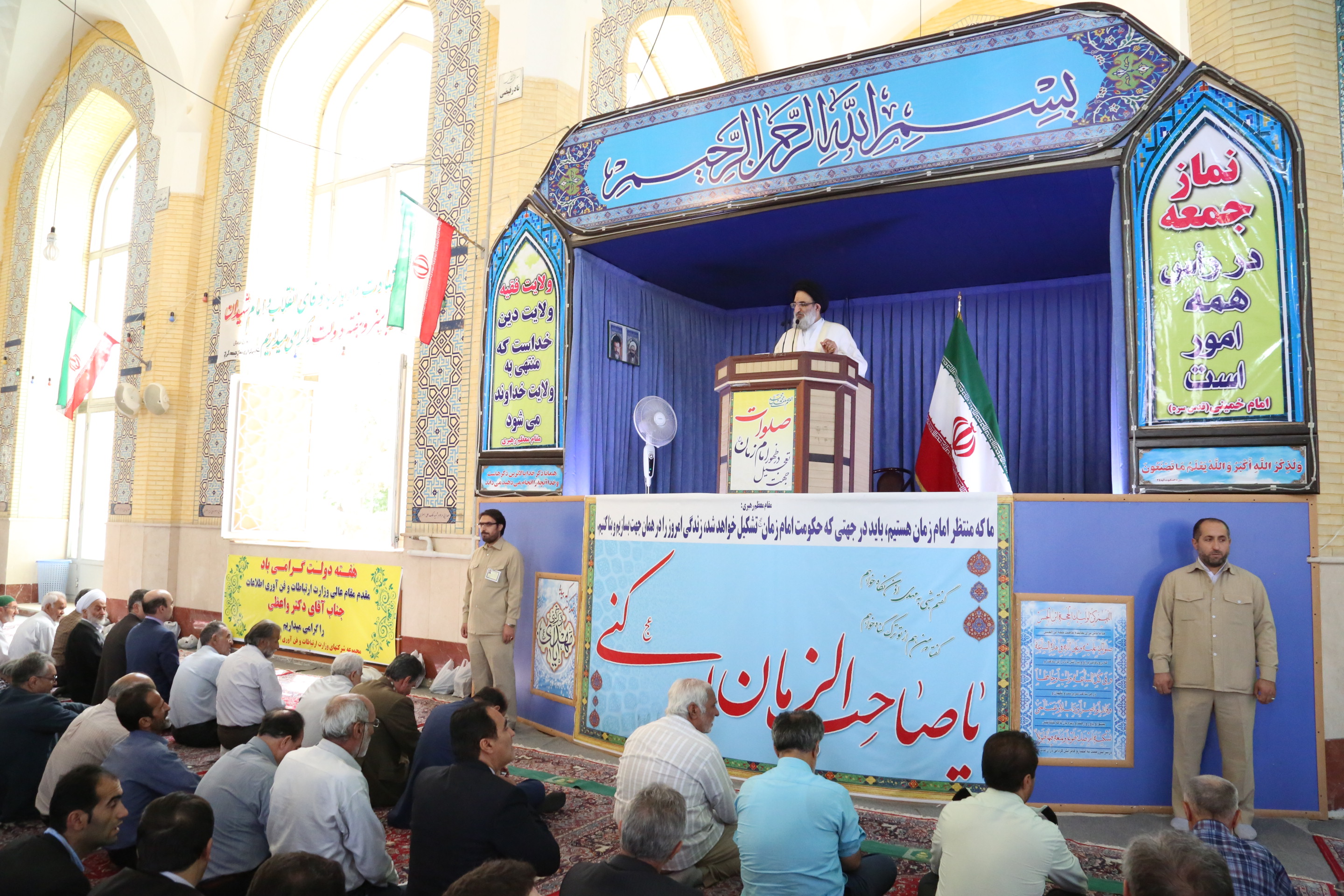 بیان دستاوردهای نظام اسلامی توسط وزیر ارتباطات در نماز جمعه کرج