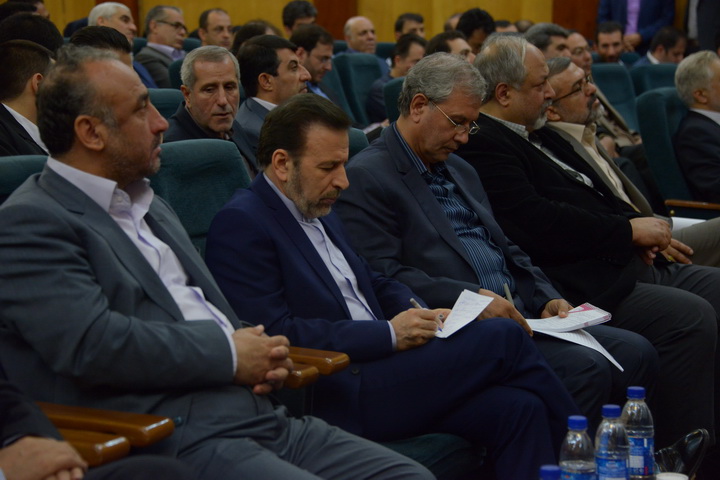 وزیر ارتباطات در مراسم ارتقاء پروانه رایتل به نسل 4