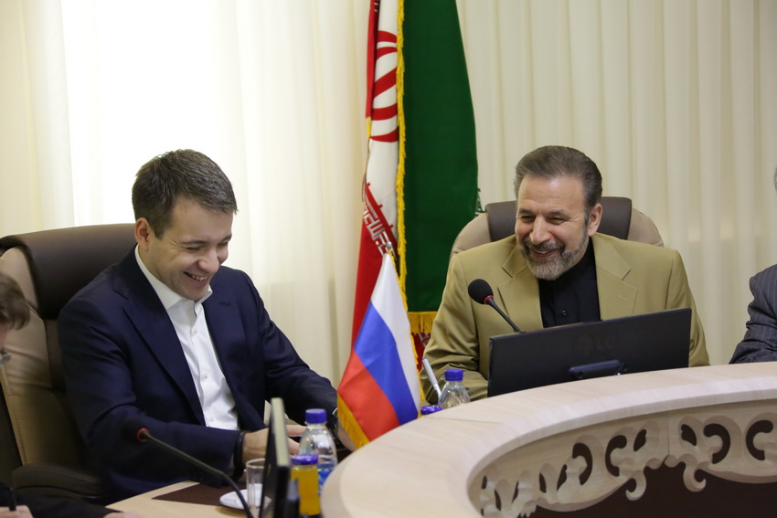 دیدار دکتر واعظی با وزیر ارتباطات روسیه