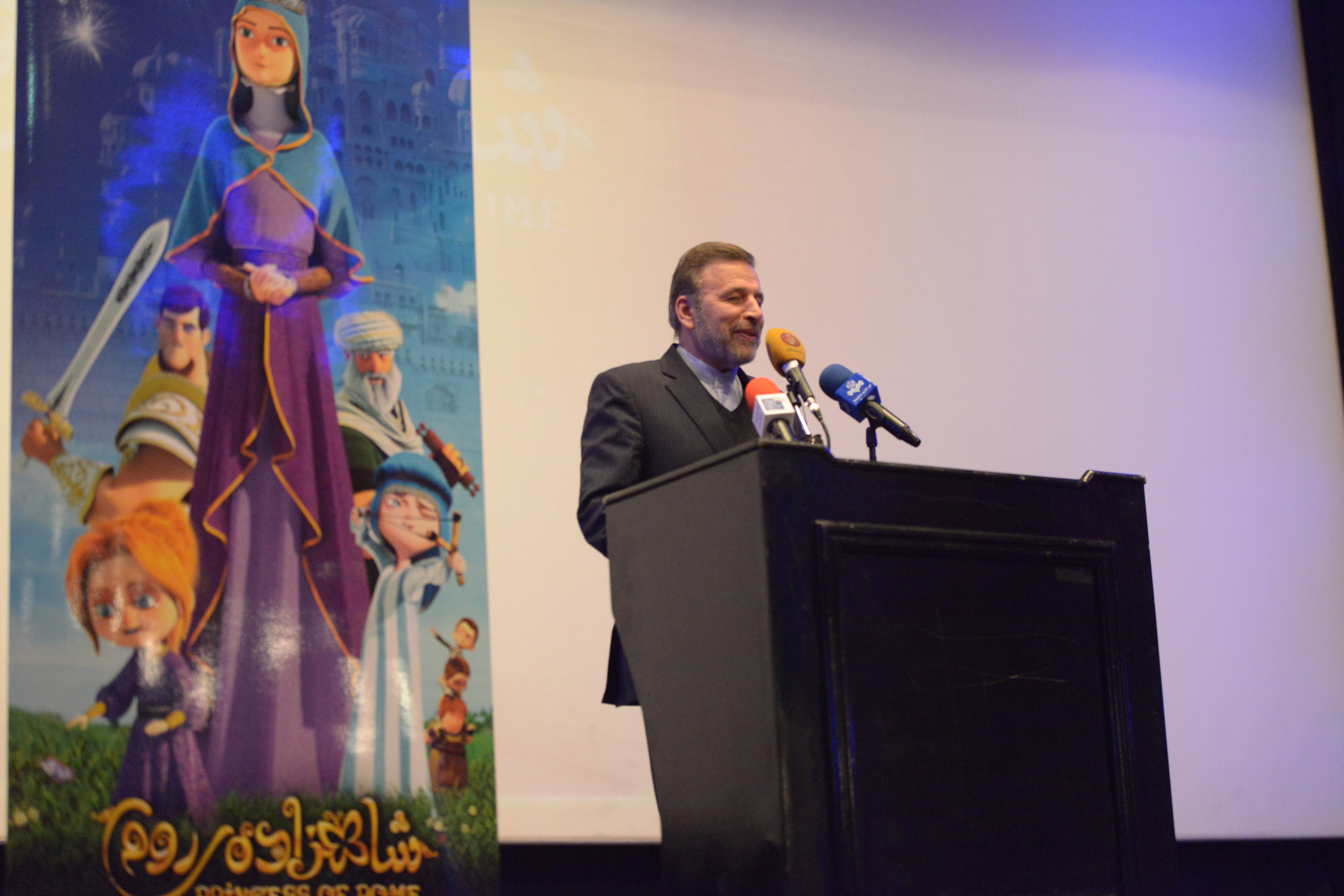 آغاز اکران «شاهزاده روم» با حضور وزیر ارتباطات