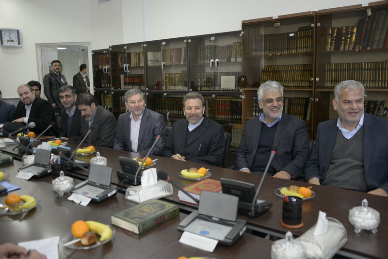 بازدید دکتر واعظی ازدانشگاه شهید بهشتی و پژوهشکده ها