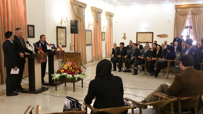 دیدار دکتر واعظی با وزیر توسعه اقتصادی و فناوری اسلوونی