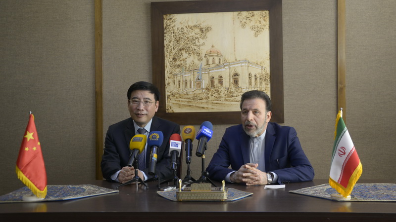 دیدار دکتر واعظی با وزیر صنعت و فناوری چین