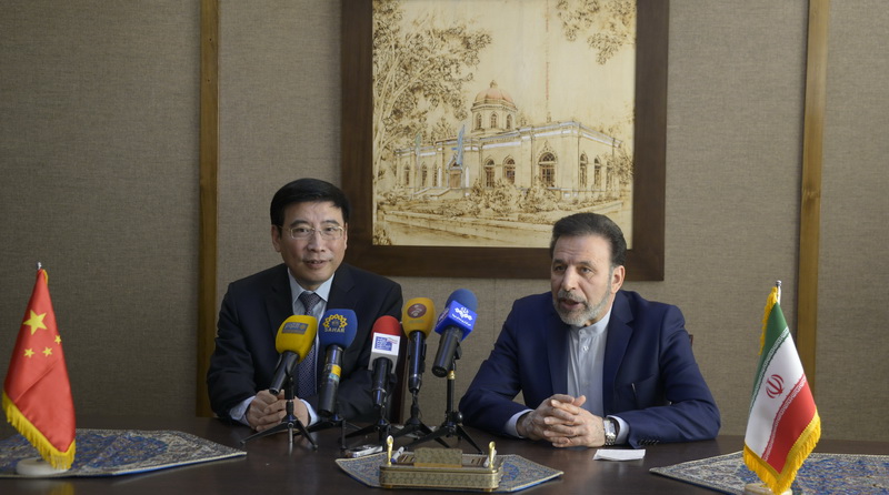 دیدار دکتر واعظی با وزیر صنعت و فناوری چین