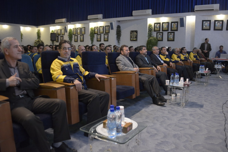 دکتر واعظی درجمع نامه رسانان شرکت پست