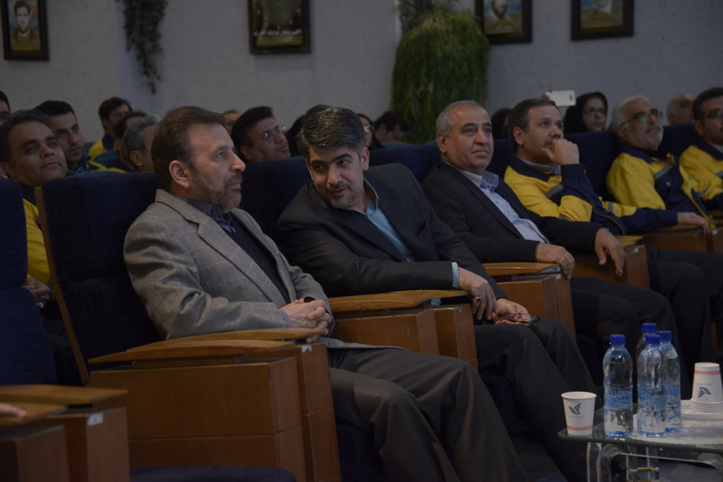 دکتر واعظی درجمع نامه رسانان شرکت پست