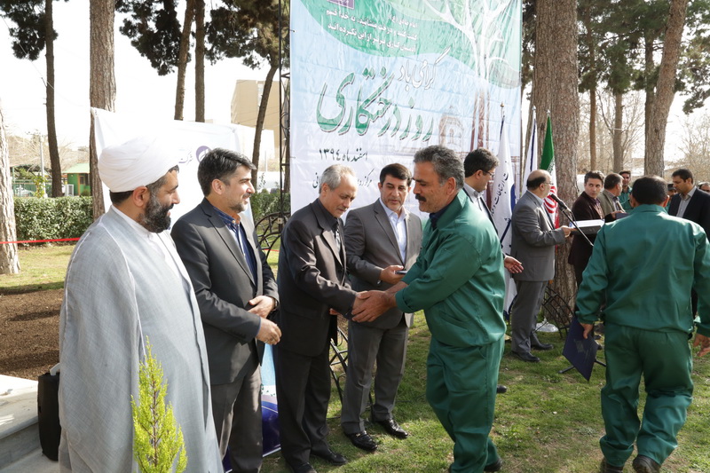 روز درختکاری