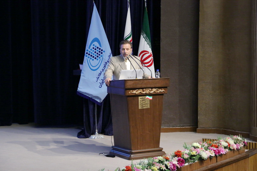 حضور دکتر واعظی در نشست تخصصی شبکه های اجتماعی و OTT