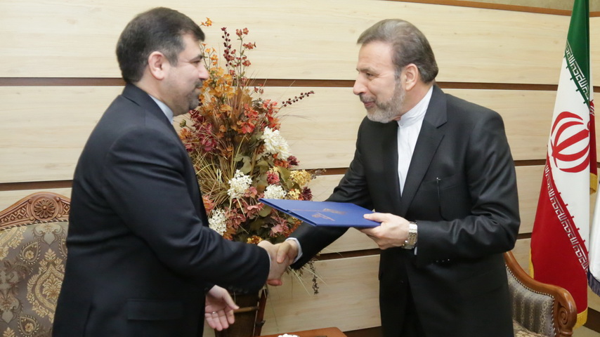 تقدیر دکتر واعظی از اعضاء شورای عالی تمبر