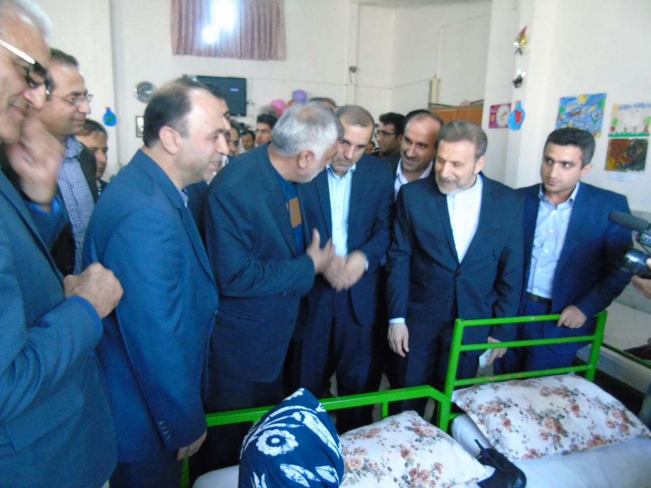دیدار دکتر واعظی از موسسه خیریه شفیع زاده در استان مازندران