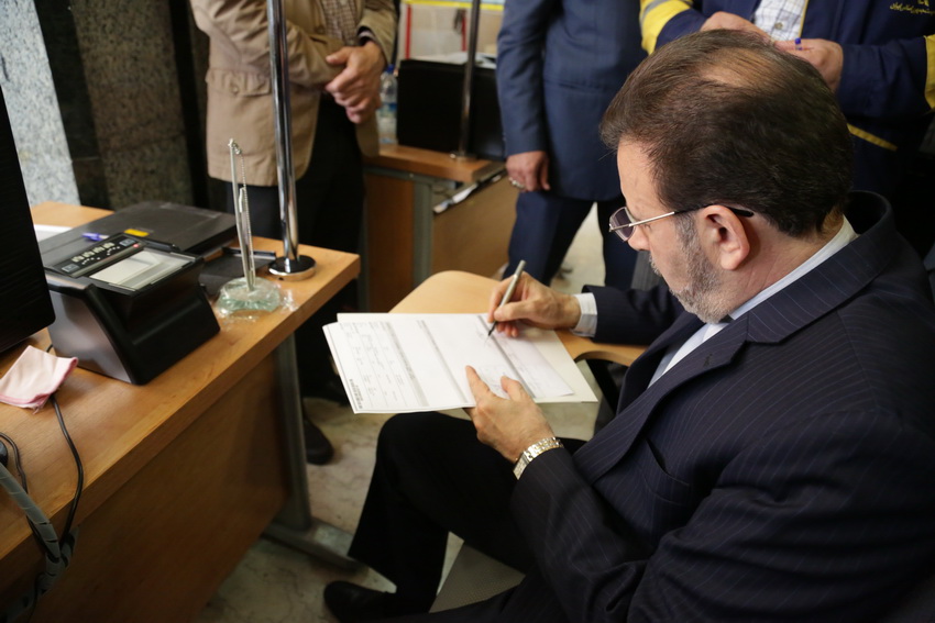 بازدید دکتر واعظی از منطقه پستی پانزده