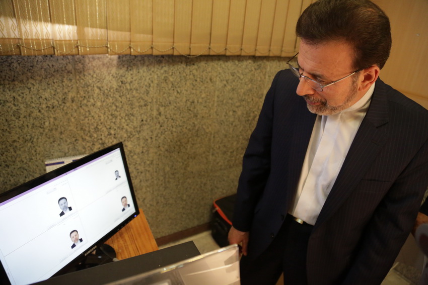 بازدید دکتر واعظی از منطقه پستی پانزده