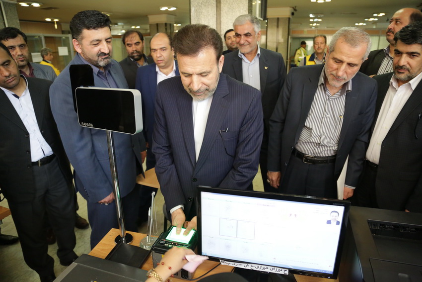 بازدید دکتر واعظی از منطقه پستی پانزده