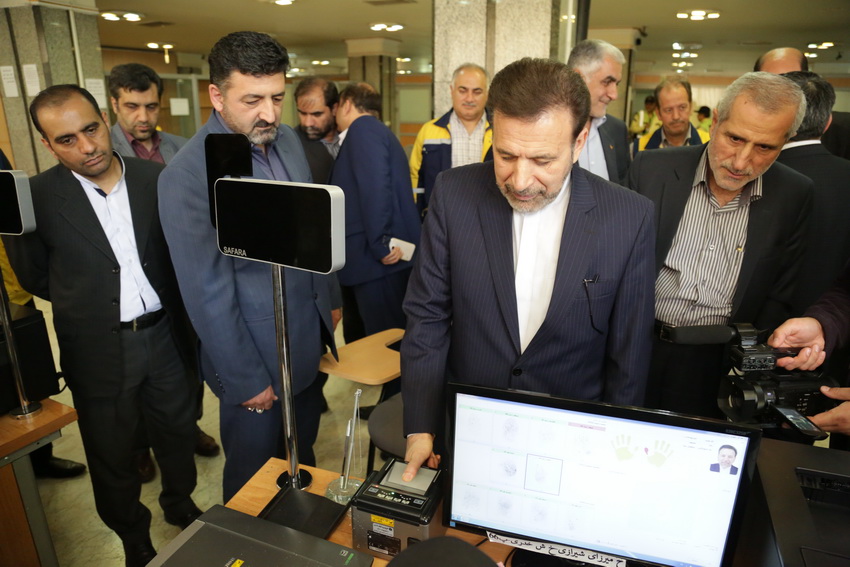 بازدید دکتر واعظی از منطقه پستی پانزده