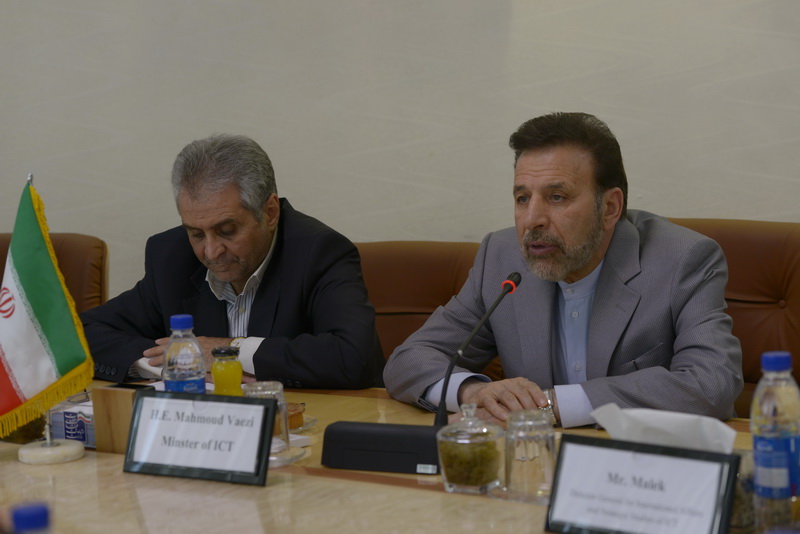 دیدار دکتر واعظی با رئیس بانک مرکزی جمهوری اذربایجان