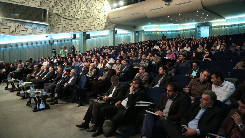 دکتر واعظی در همایش ملی حمایت از شبکه های اجتماعی بومی