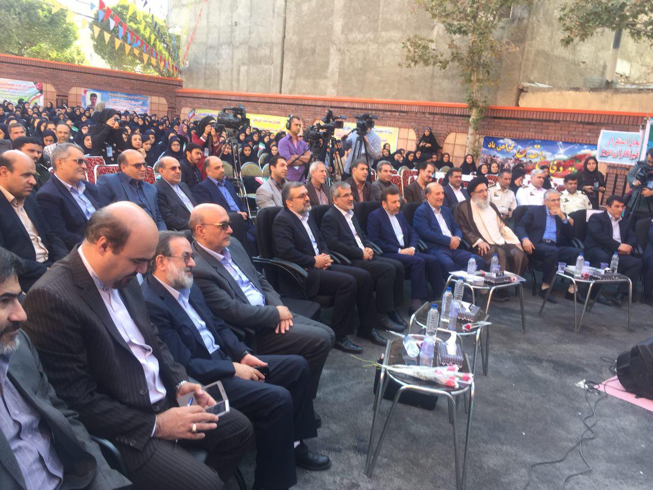 حضور دکتر واعظی در آیین بازگشایی رسمی مدارس استان البرز