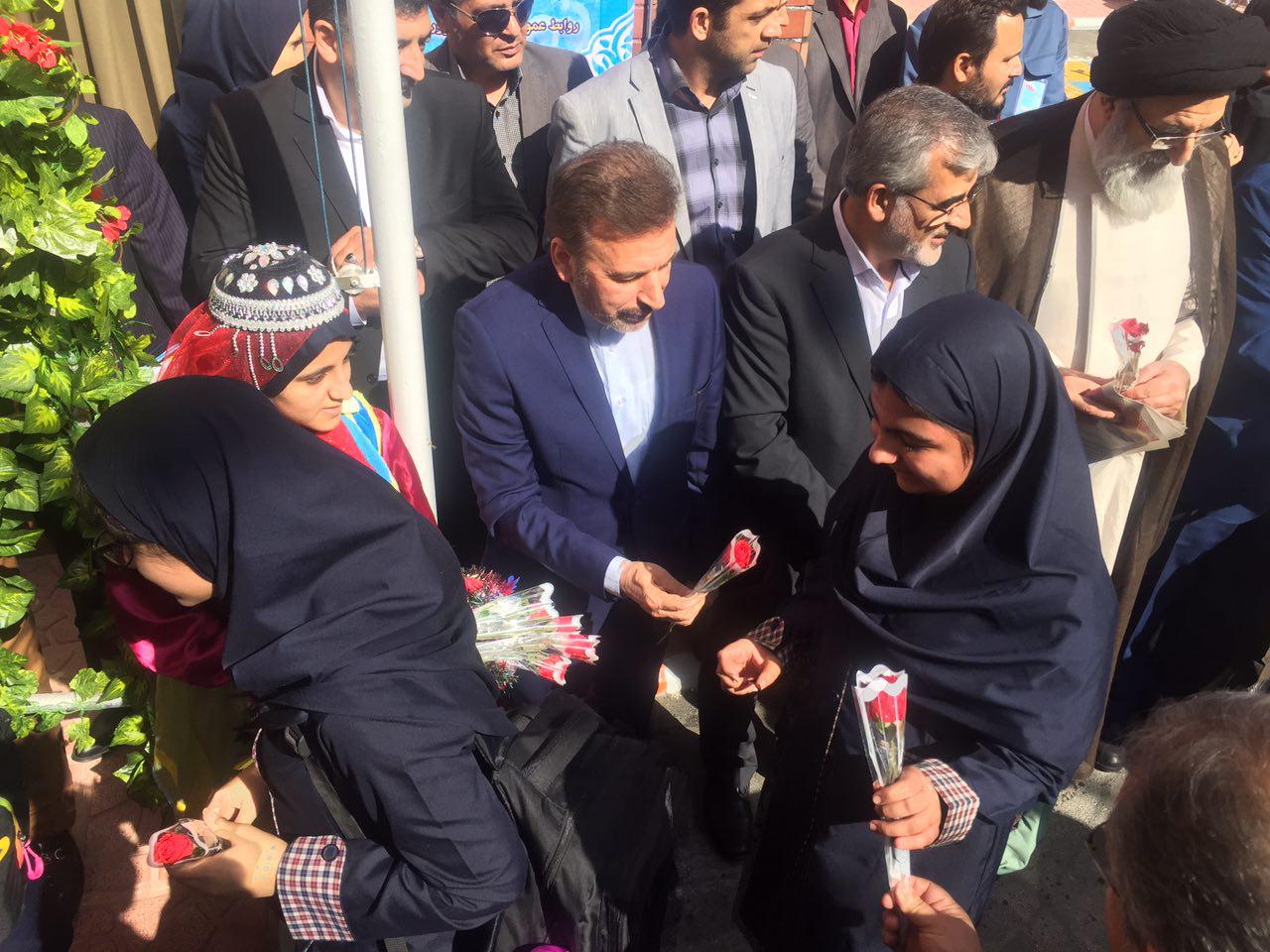 حضور دکتر واعظی در آیین بازگشایی رسمی مدارس استان البرز