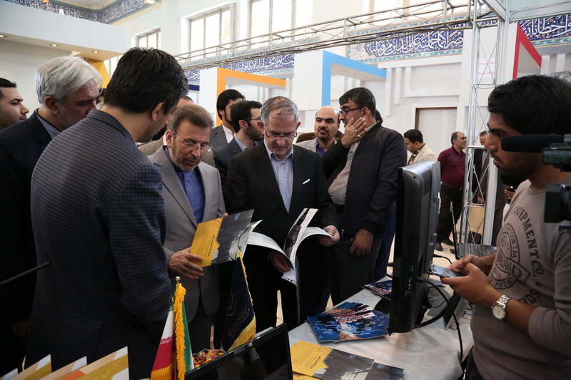 بازدید دکتر واعظی از دهمین نمایشگاه رسانه های دیجیتالی