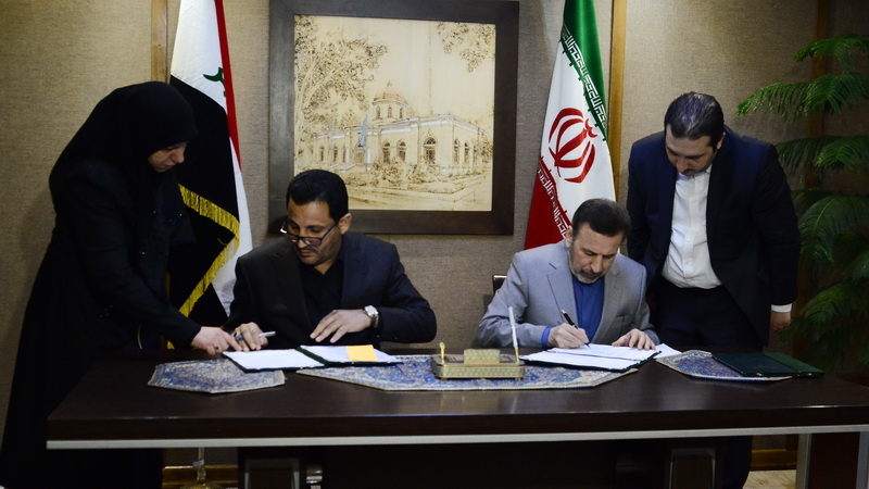 امضای تفاهم نامه با وزیر ارتباطات عراق