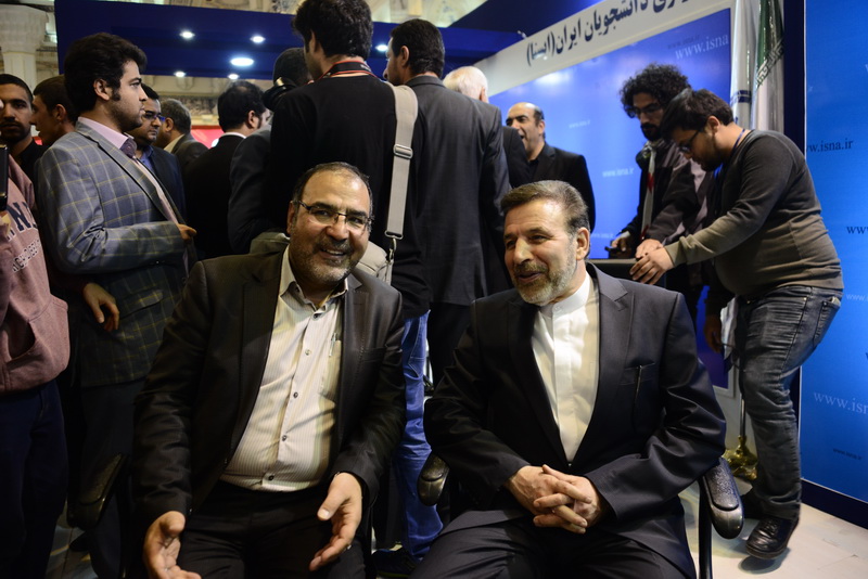 بازدید دکتر واعظی از نمایشگاه مطبوعات