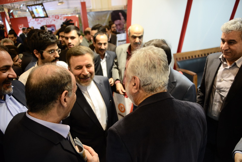 بازدید دکتر واعظی از نمایشگاه مطبوعات