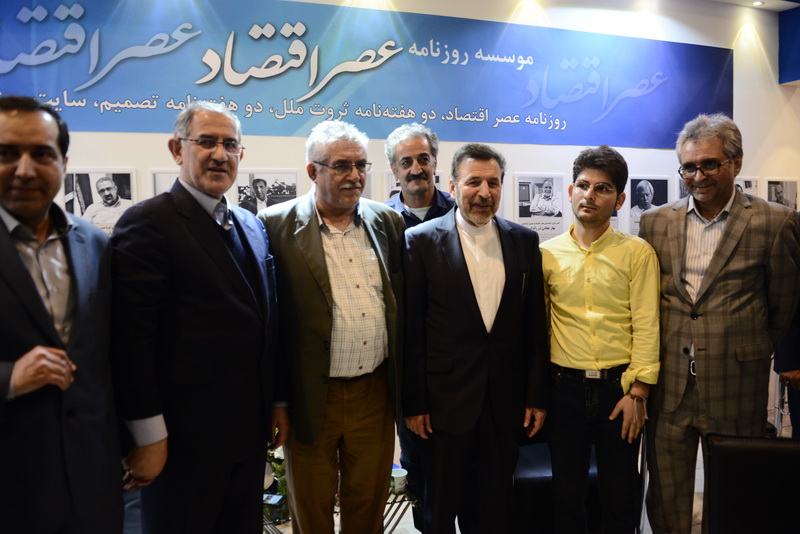 بازدید دکتر واعظی از نمایشگاه مطبوعات