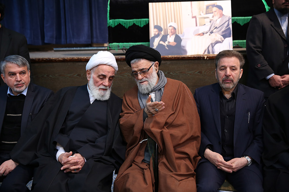 حضوردکتر واعظی در حسینه جماران