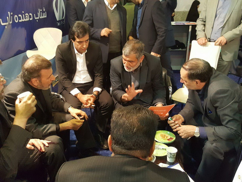 بازدید دکتر واعظی از نمایشگاه الکامپ قم