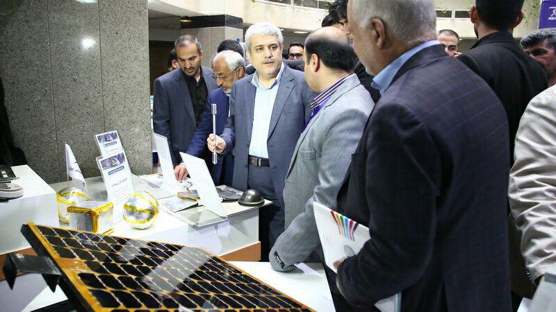 مراسم افتتاح نمایشگاه دستاوردهای پژوهشگاه فضایی با حضور معاون علمی و فناوری رییس جمهوری