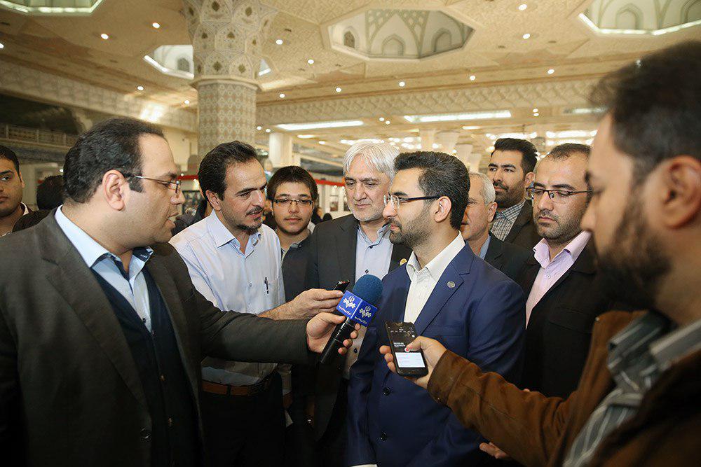 بازدید وزیر ارتباطات و فناوری اطلاعات از نمایشگاه رسانه های دیجیتال