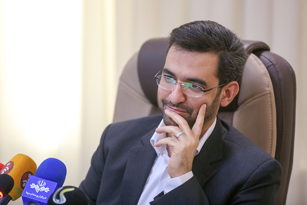 نشست هم اندیشی وزیر ارتباطات وفناوری اطلاعات با فعالان حوزه کسب و کار های نوپا 6