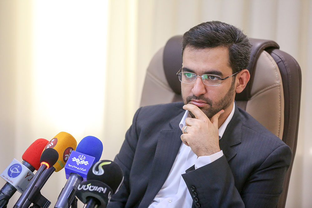 نشست هم اندیشی وزیر ارتباطات وفناوری اطلاعات با فعالان حوزه کسب و کار های نوپا 7